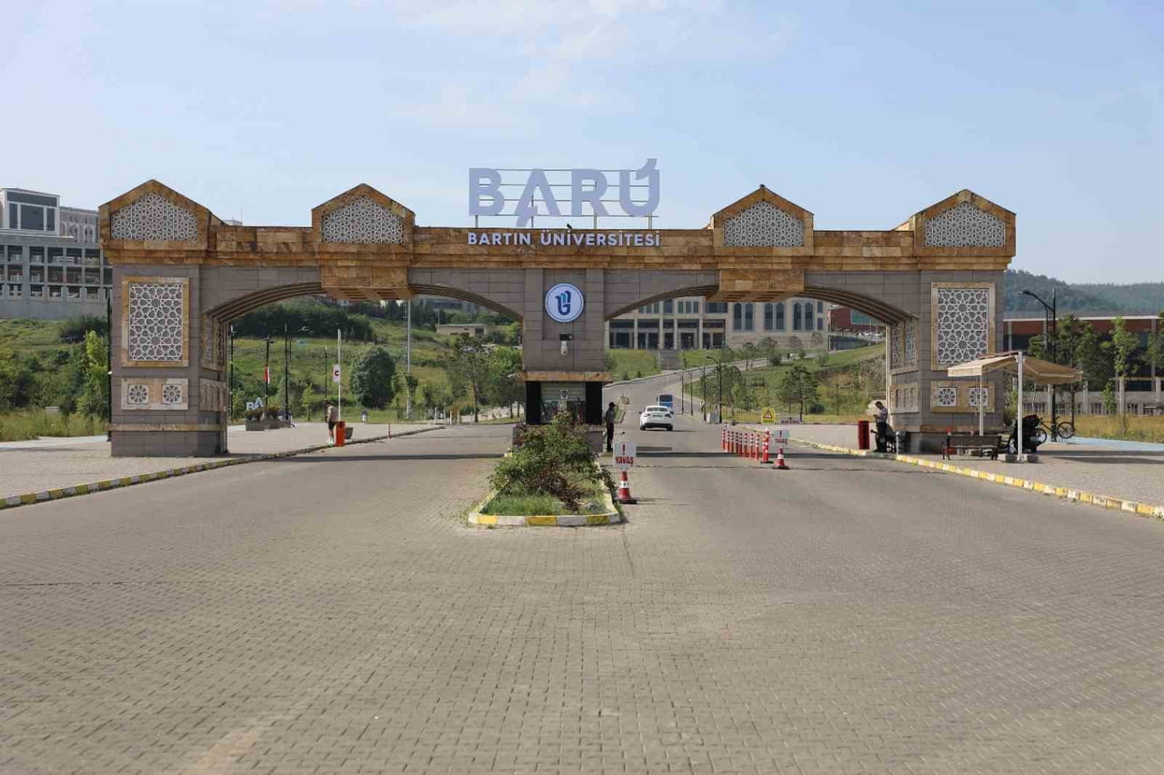 BARÜ’DEN THE ALAN BAZLI DÜNYA ÜNİVERSİTE SIRALAMASI’NDA ÖNEMLİ BAŞARI