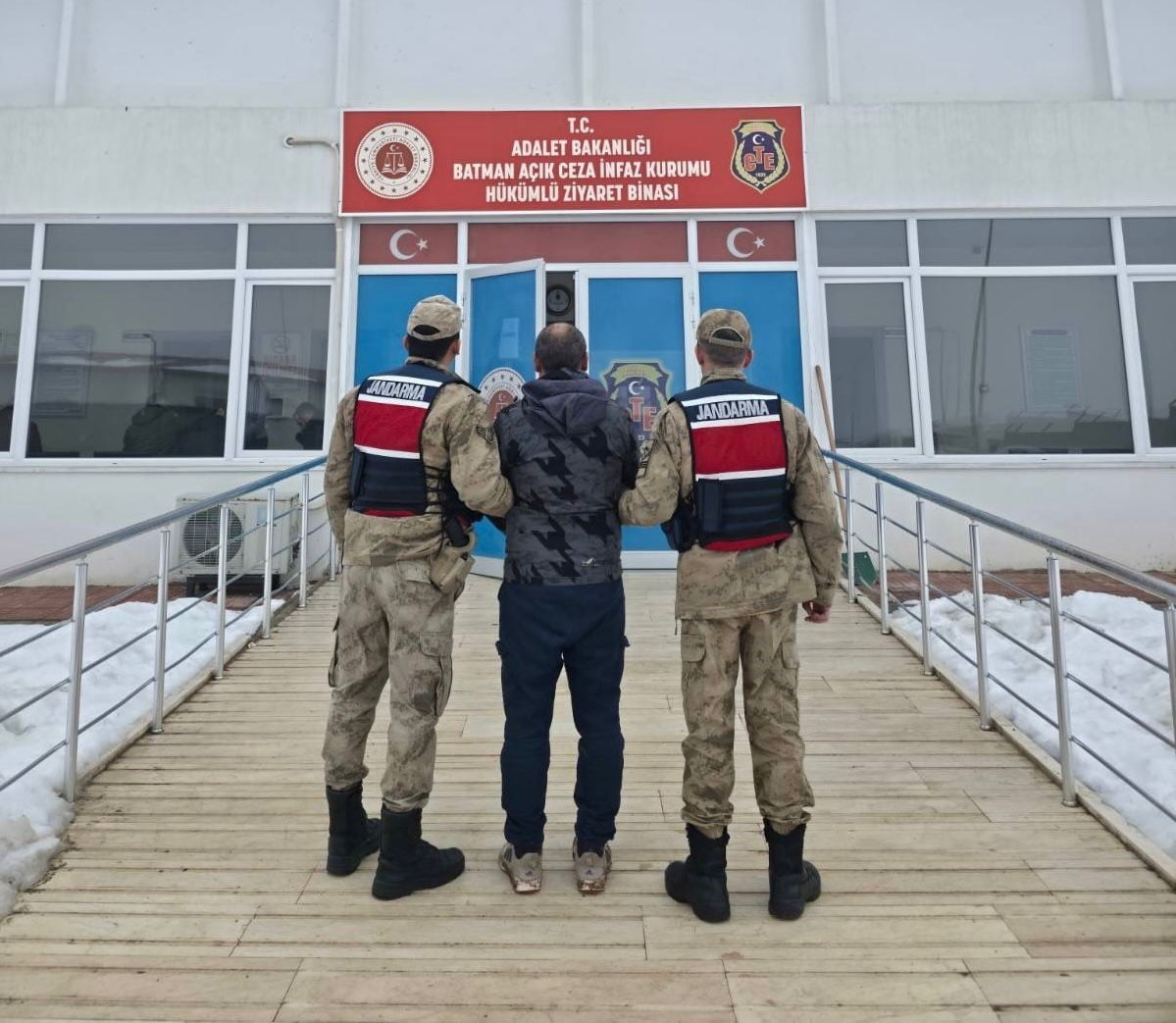 BATMAN İL JANDARMA KOMUTANLIĞI, HUZUR VE GÜVENLİĞİ SAĞLAMAK AMACIYLA YÜRÜTTÜĞÜ TİTİZ ÇALIŞMALAR...