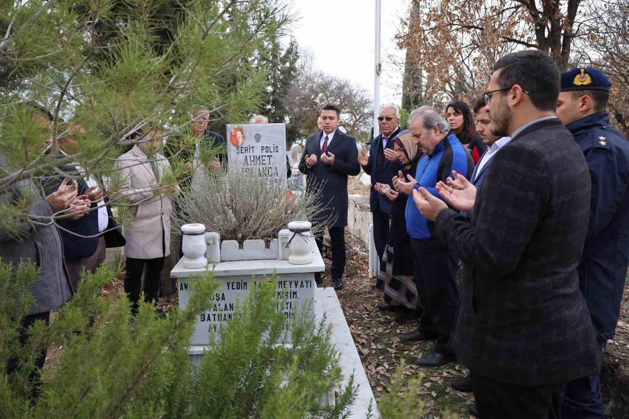 BATMAN MERKEZ’DE ÇARŞI İÇERİSİNDE TERÖR ÖRGÜTLERİ TARAFINDAN DÜZENLENEN HAİN SALDIRI SONUCU 6 OCAK...