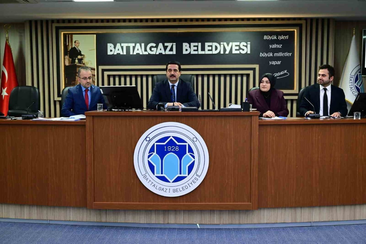 BATTALGAZİ BELEDİYE MECLİSİ, 2026 YILININ İLK TOPLANTISINI BATTALGAZİ BELEDİYE BAŞKANI BAYRAM...