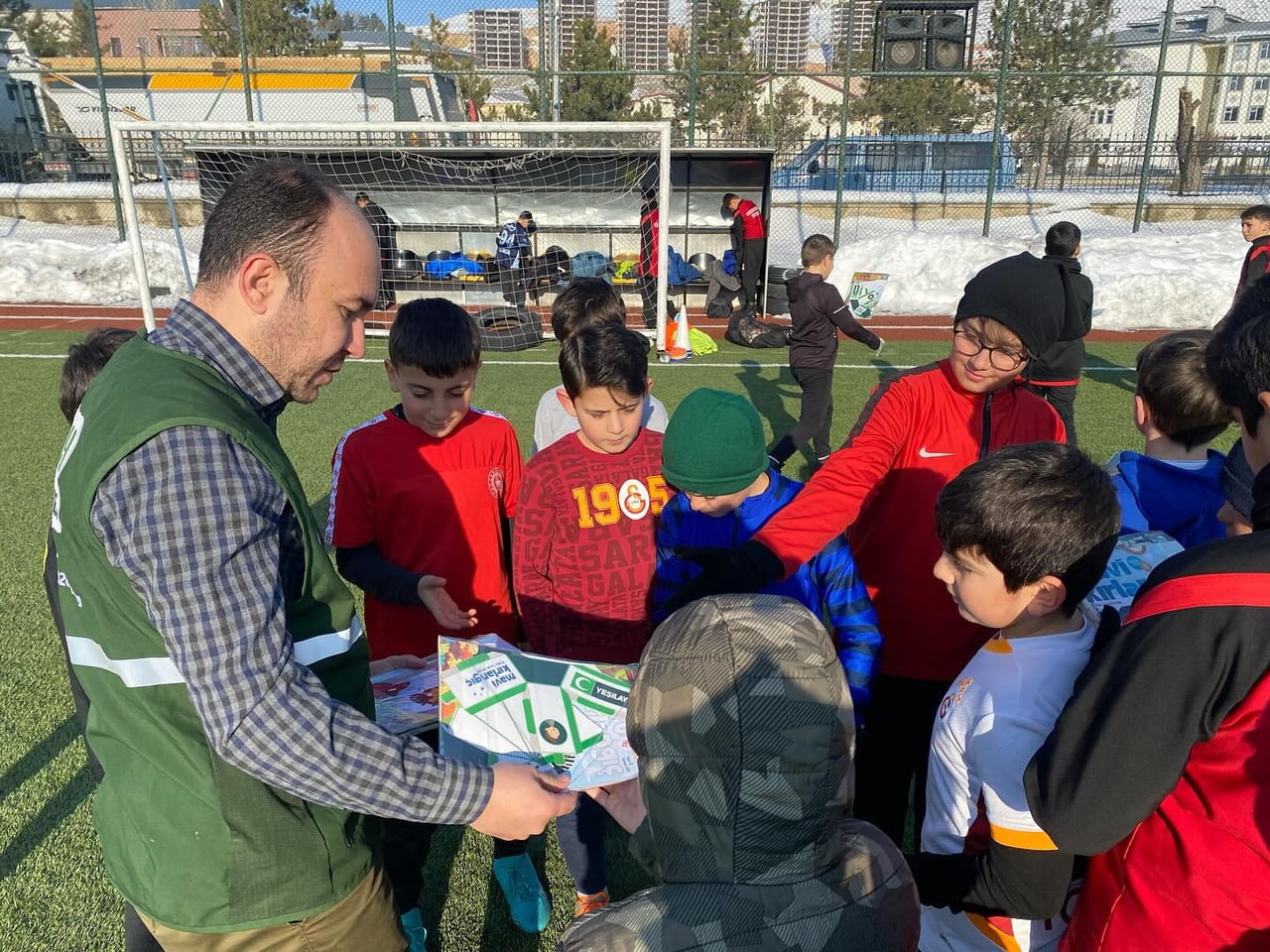 BAYBURT'TA MİNİK SPORCULARA BİLİNÇLİ TEKNOLOJİ KULLANIMI ANLATILDI