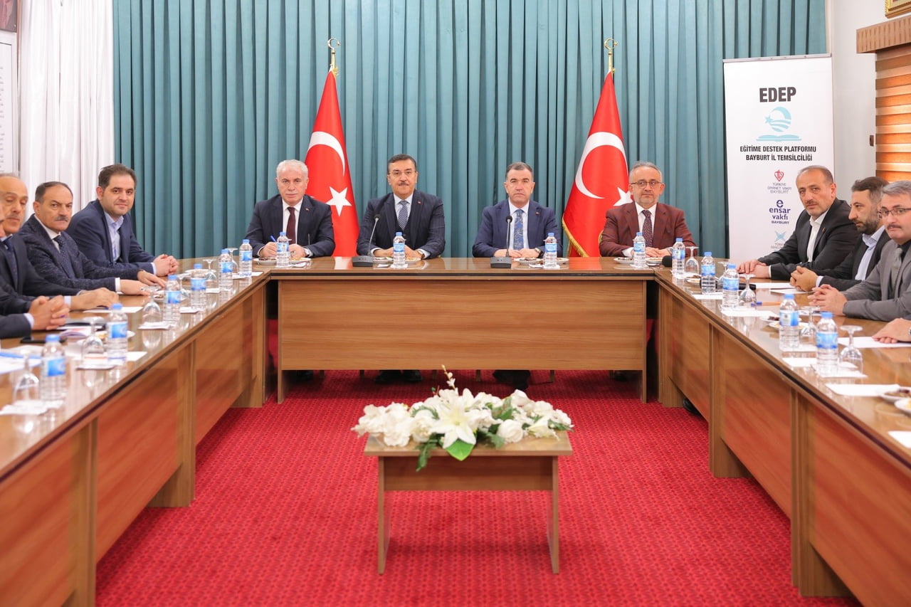 BAYBURT’TA EĞİTİM ÇALIŞMALARI EDEP TOPLANTISINDA DEĞERLENDİRİLDİ