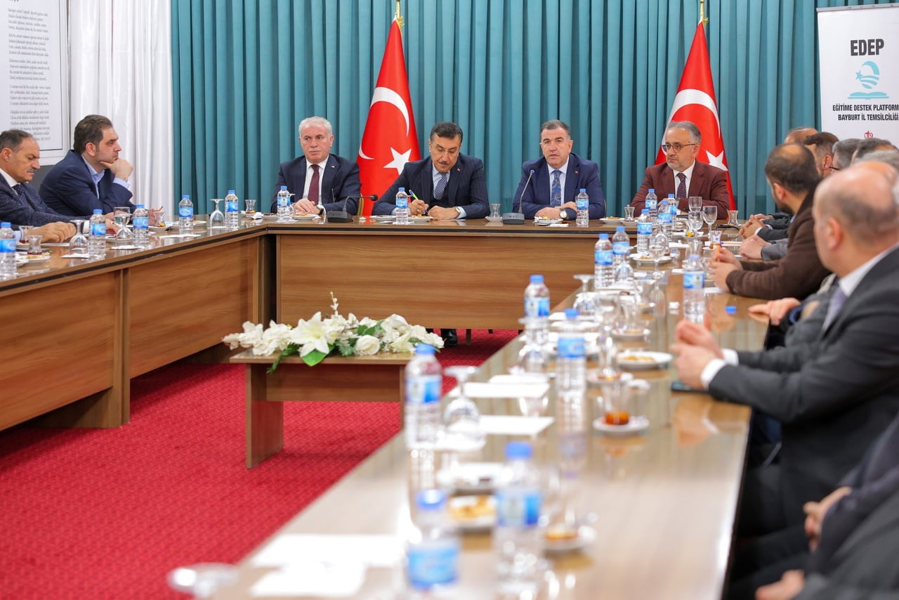 BAYBURT’TA EĞİTİM ÇALIŞMALARI EDEP TOPLANTISINDA DEĞERLENDİRİLDİ