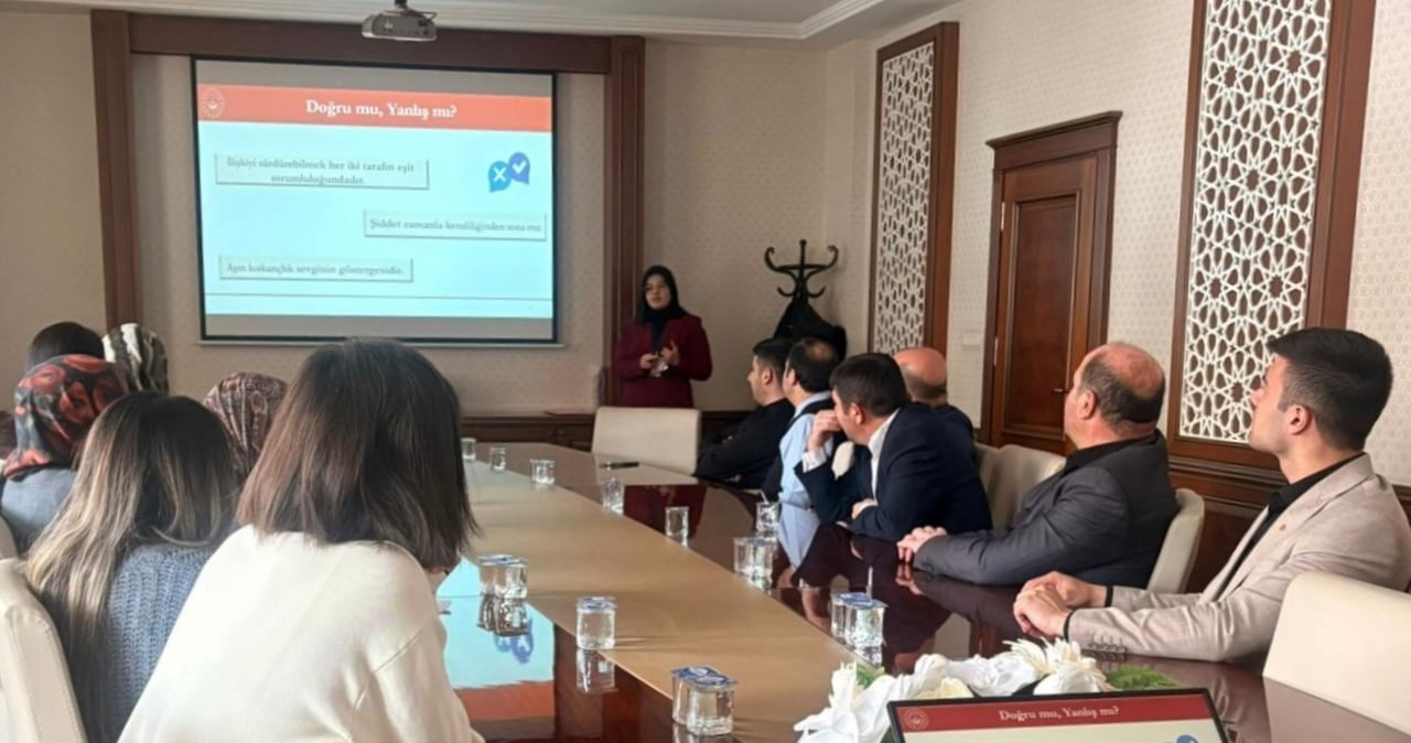 BAYBURT’TA KADINA YÖNELİK ŞİDDETLE MÜCADELE EĞİTİMLERİ DEVAM EDİYOR