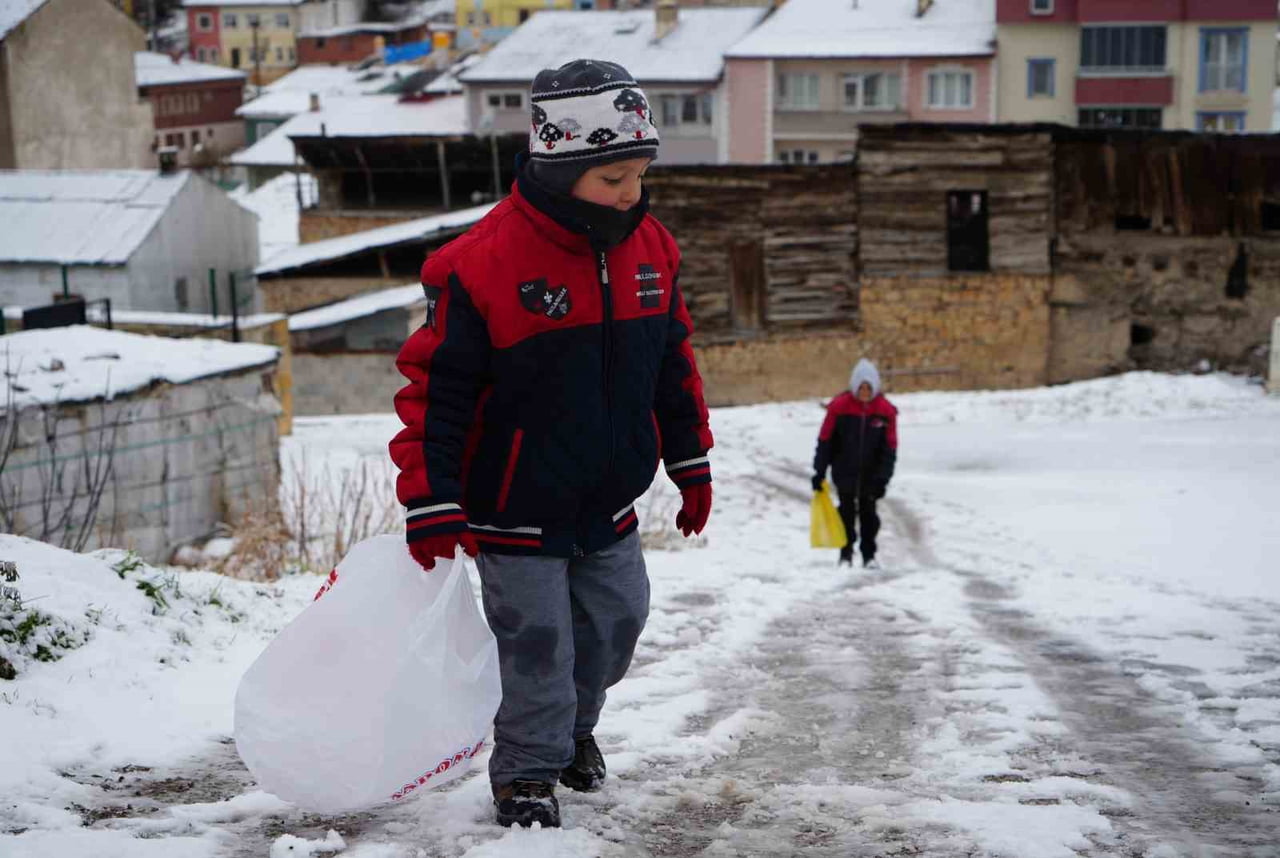 BAYBURT’TA KUVVETLİ KAR YAĞIŞI VE RÜZGÂR BEKLENİYOR
