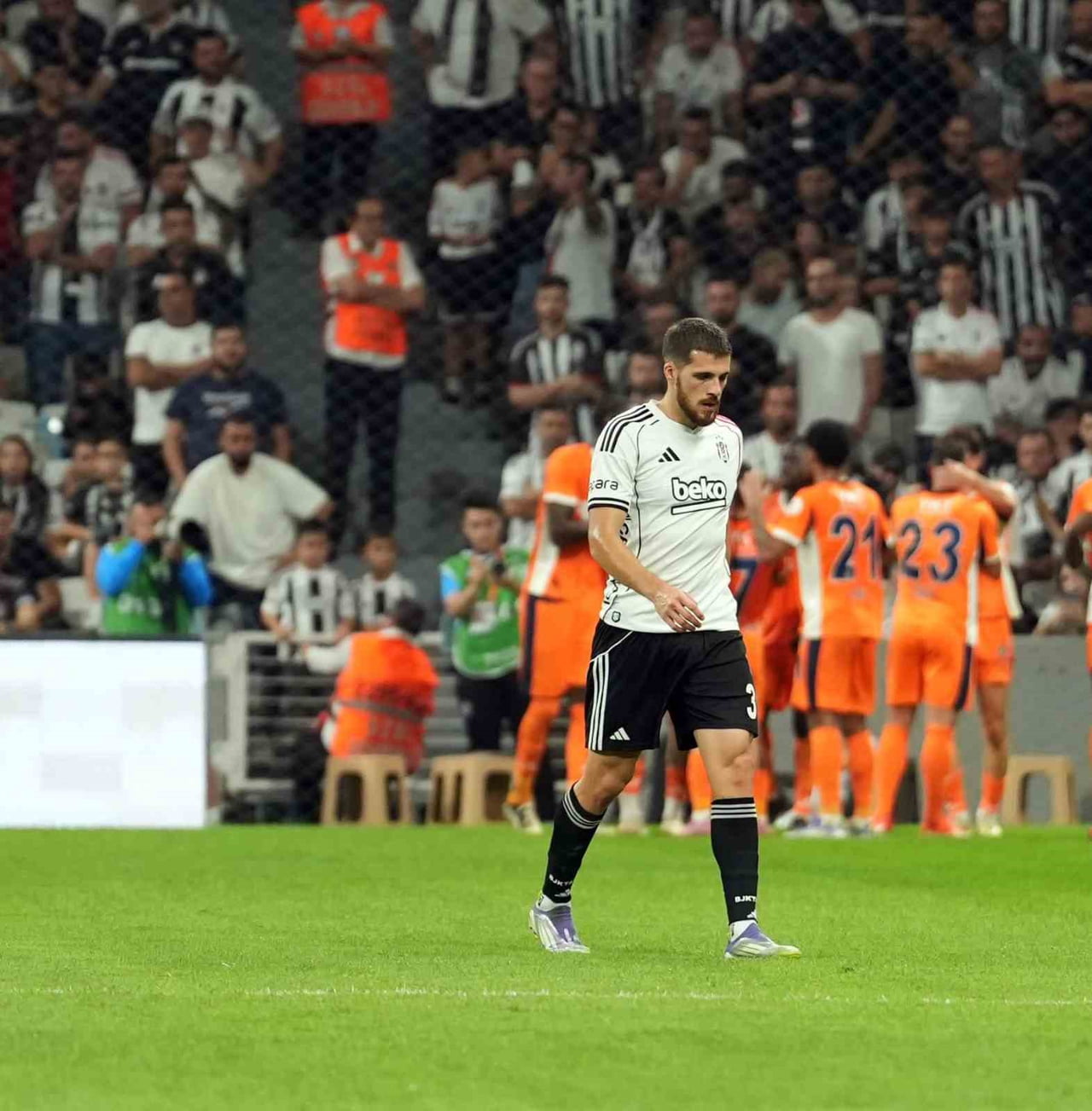 BEŞİKTAŞ, ÇEK FUTBOLCU DAVİD JURASEK İLE YOLLARINI AYIRDI.