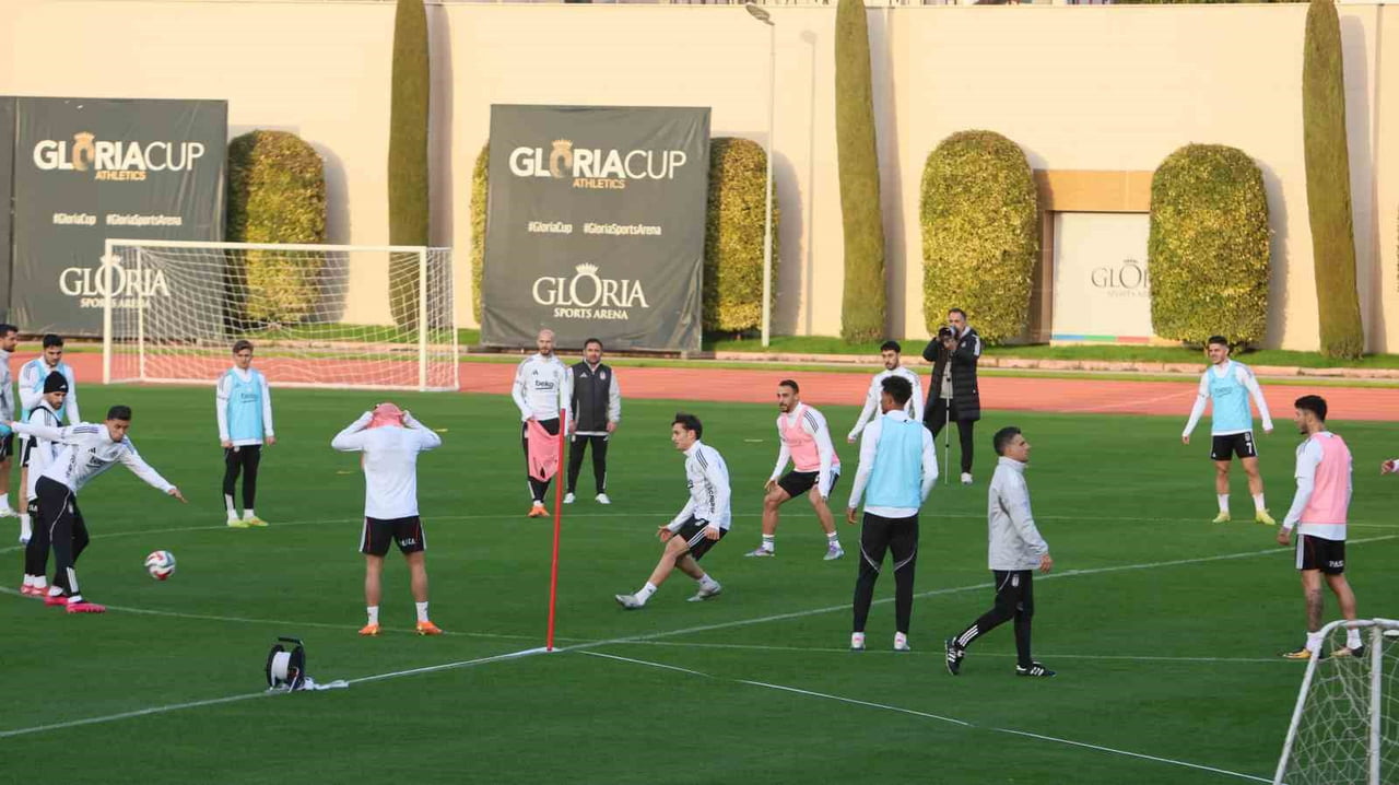 BEŞİKTAŞ, DEVRE ARASI ÇALIŞMALARINA ANTALYA’DA SAHADA GERÇEKLEŞTİRDİĞİ ANTRENMAN İLE...