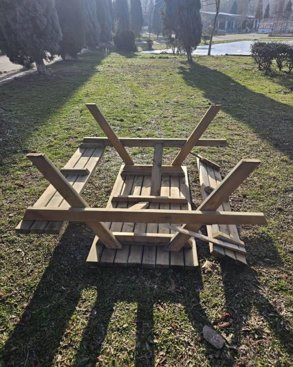 BİLECİK'TE KAMUYA AİT BANKLARA ZARAR VERİLDİ