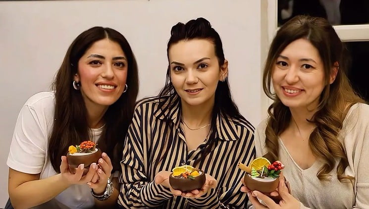 BİLECİK'TE POLİS EŞLERİNDEN DAYANIŞMA DOLU MUM ATÖLYESİ