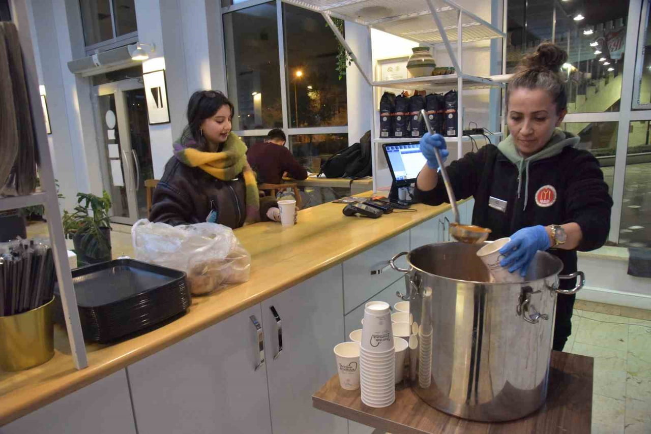 BİLECİK BELEDİYESİ, SINAV HAFTASINDA ÖĞRENCİLERE SICAK ÇORBA DESTEĞİ UYGULAMASINI BU YIL DA HAYATA...