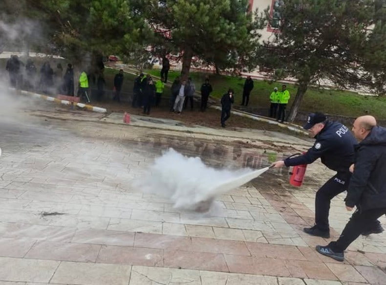 BİLECİK POLİS EVİ’NDE AFET VE YANGIN FARKINDALIK EĞİTİMİ