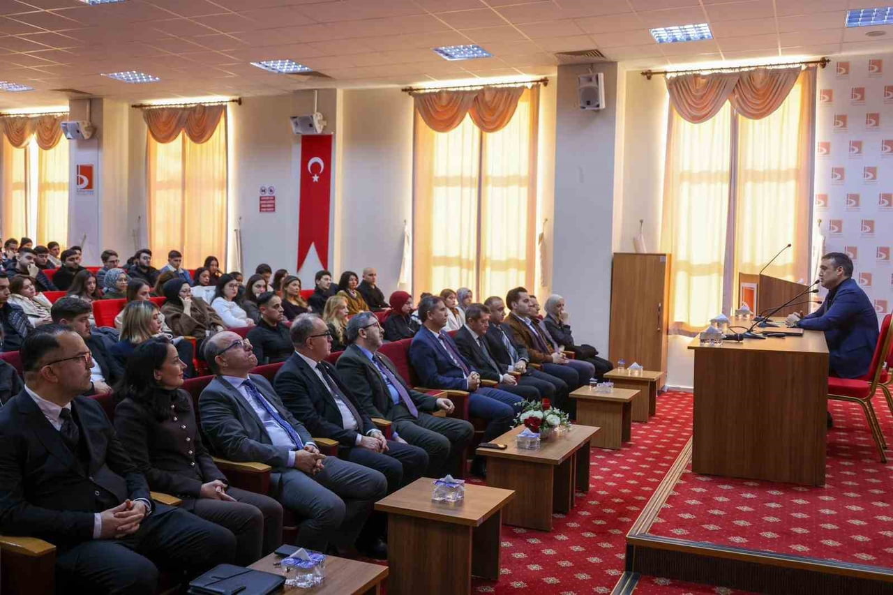 BİLECİK ŞEYH EDEBALİ ÜNİVERSİTESİ’NDE ÖĞRENCİLERLE BULUŞTU