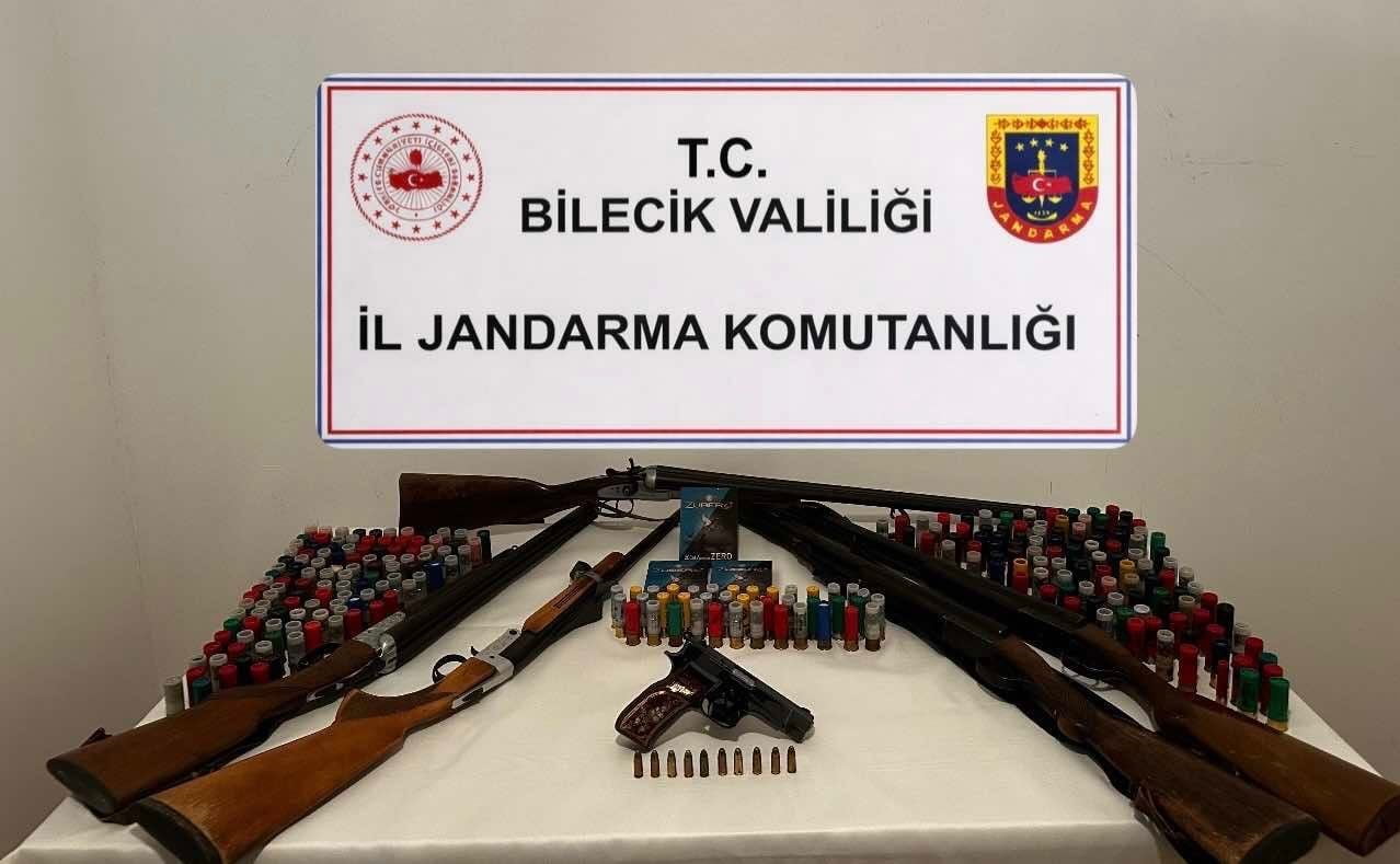 BİLECİK’TE ÇOK SAYIDA SİLAH VE FİŞEK ELE GEÇİRİLDİ