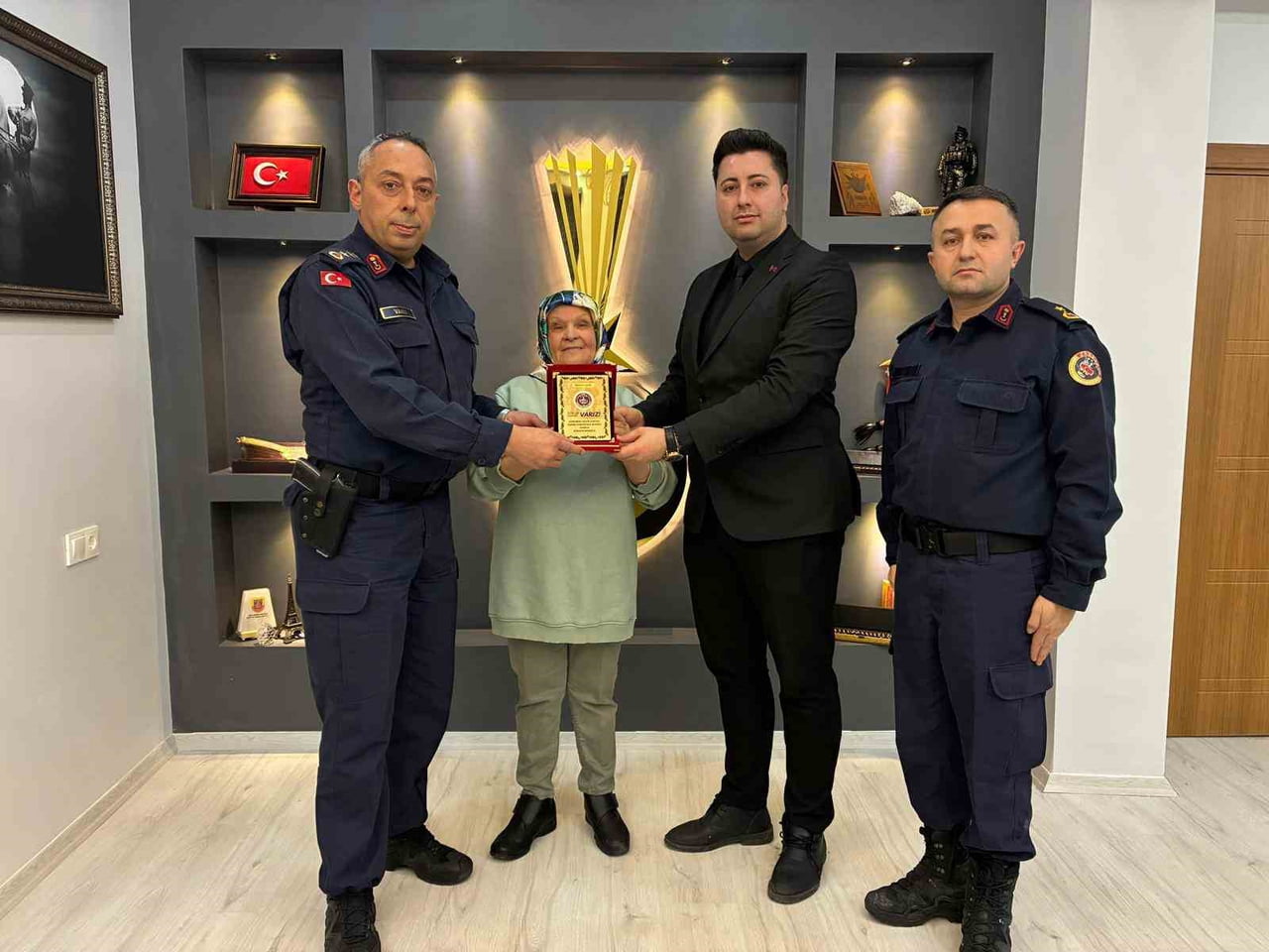 BİLECİK’TE JANDARMA VAKFINA ANLAMLI BAĞIŞ