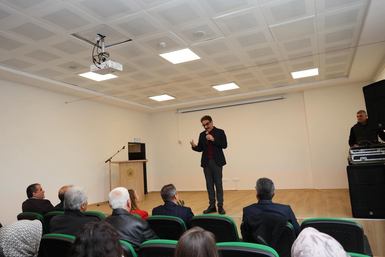 BİLECİK’TE ÖĞRETMENLERE YÖNELİK ‘LİDER ÖĞRETMEN’ SEMİNERİ DÜZENLENDİ