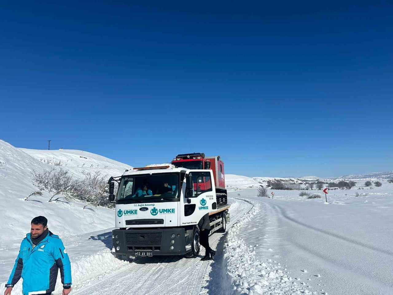 BİNGÖL’DE UMKE EKİPLERİ ZORLU KIŞ ŞARTLARINDA HASTAYA UMUT OLDU