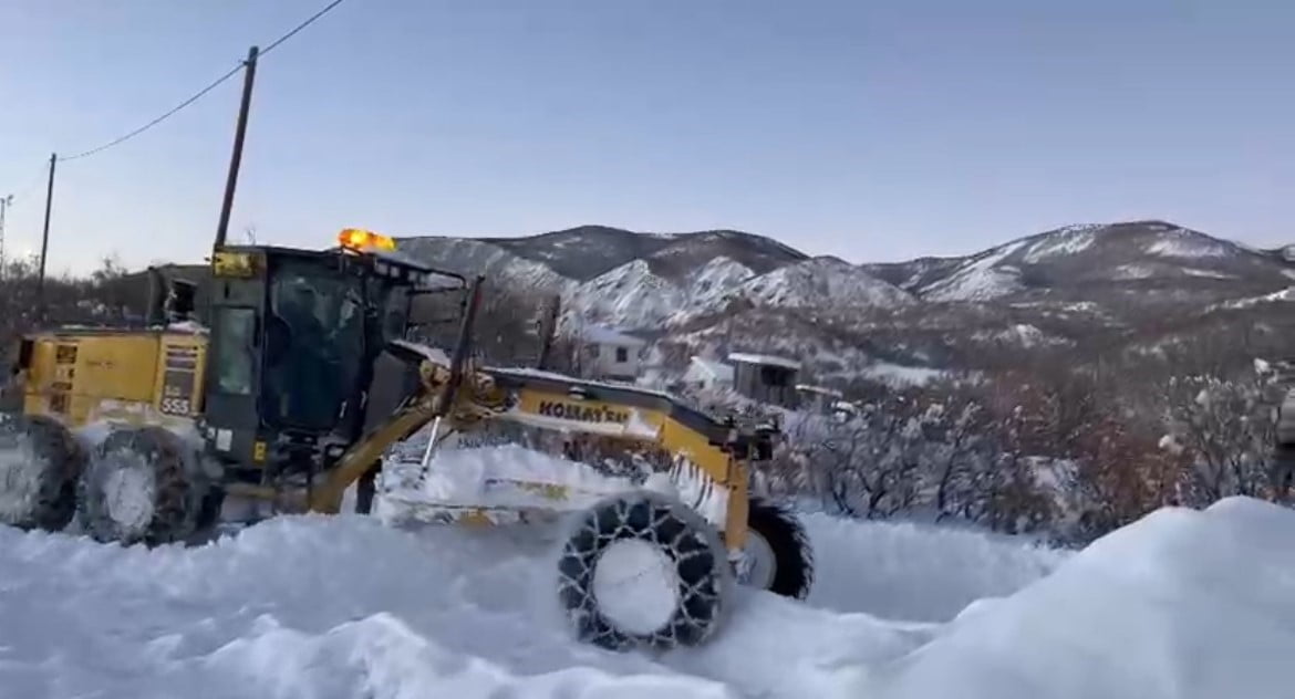 BİNGÖL GENELİNDE GEÇTİĞİMİZ HAFTA İÇİ ETKİLİ OLAN YOĞUN KAR YAĞIŞININ ARDINDAN ULAŞIMA KAPANAN KÖY...