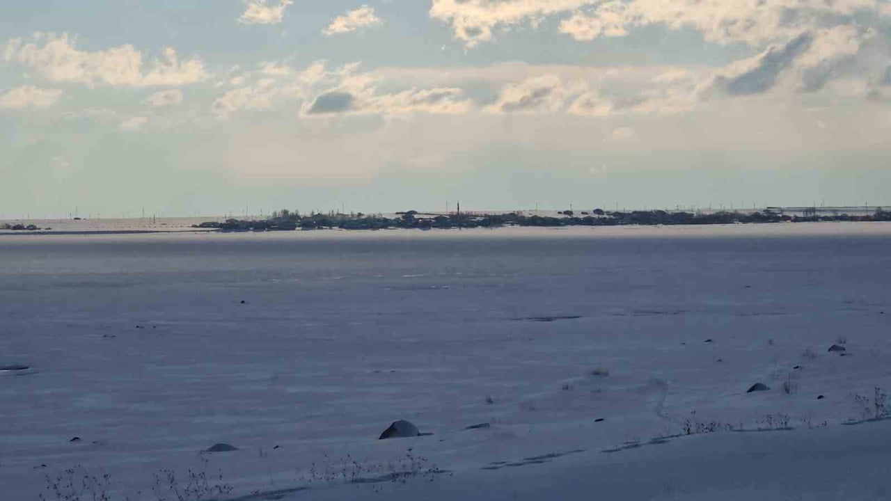 BİTLİS'İN ADİLCEVAZ İLÇESİNDE BULUNAN VE "KUŞ CENNETİ" OLARAK BİLİNEN ARİN GÖLÜ, ETKİLİ OLAN...