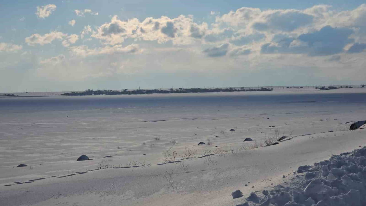 BİTLİS'İN ADİLCEVAZ İLÇESİNDE BULUNAN VE "KUŞ CENNETİ" OLARAK BİLİNEN ARİN GÖLÜ, ETKİLİ OLAN...