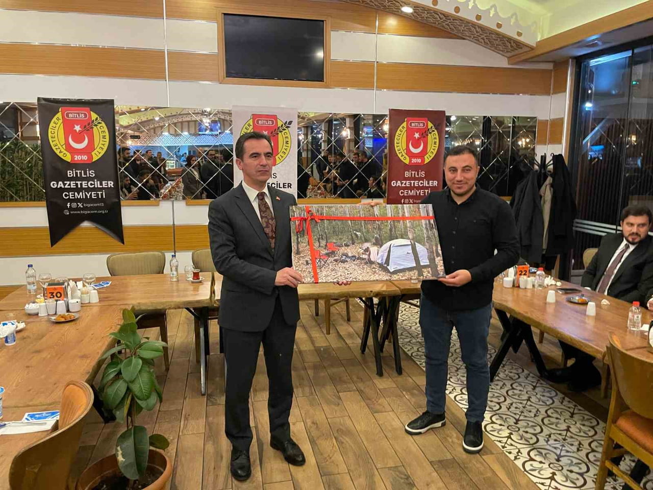 BİTLİS GAZETECİLER CEMİYETİ (BİGACEM) TARAFINDAN 10 OCAK ÇALIŞAN GAZETECİLER GÜNÜ DOLAYISIYLA...