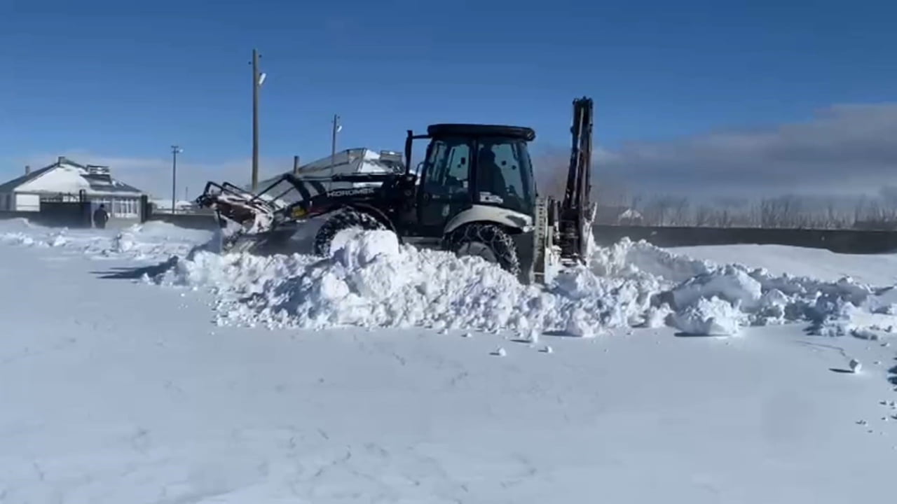 BİTLİS’İN ADİLCEVAZ İLÇESİNDE ETKİLİ OLAN YOĞUN KAR YAĞIŞI VE OLUMSUZ HAVA KOŞULLARI NEDENİYLE...