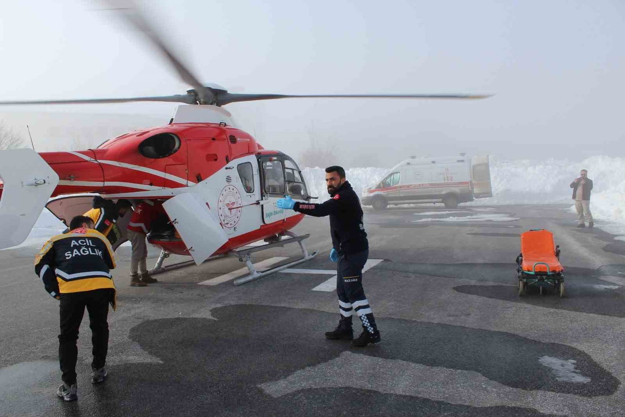 BİTLİS’TE ETKİLİ OLAN YOĞUN KAR YAĞIŞI VE YÜKSEK ÇIĞ RİSKİ, KIRSAL BÖLGELERDE ULAŞIMI OLUMSUZ...