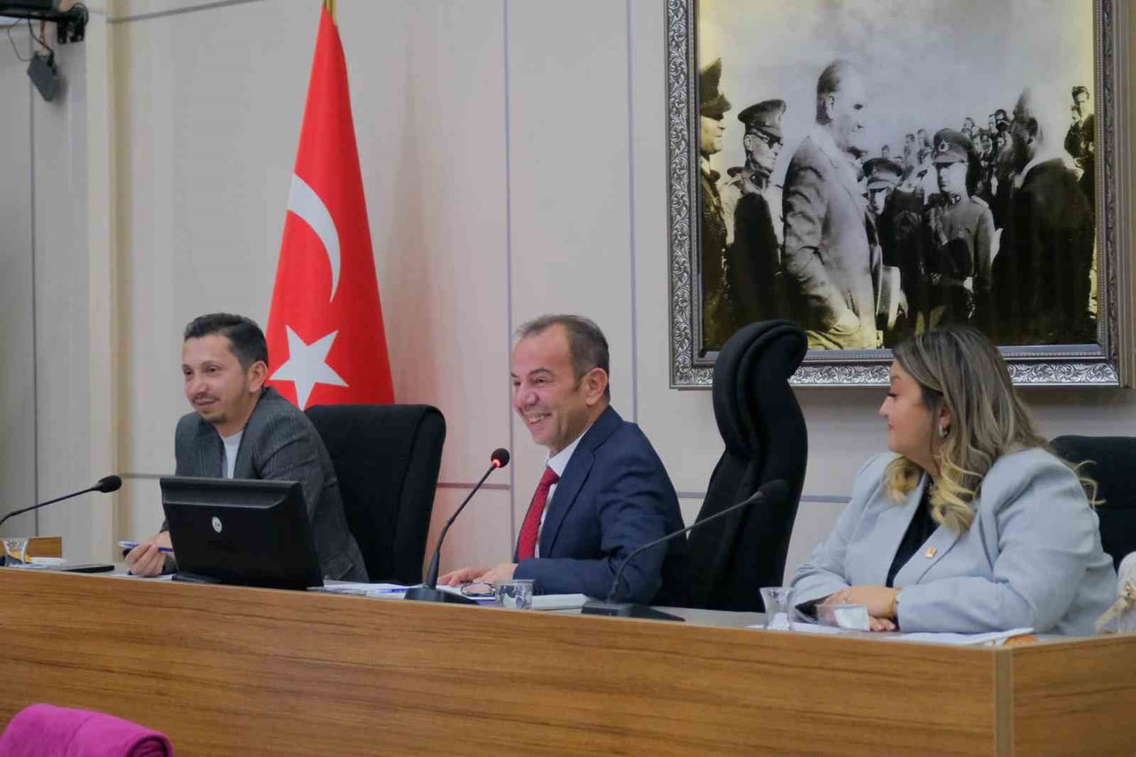 BOLU BELEDİYE MECLİSİ'NİN OCAK AYI 1. OTURUMU'NDA KONUNUN GÜNDEME GELMESİYLE BOLU BELEDİYE BAŞKANI...