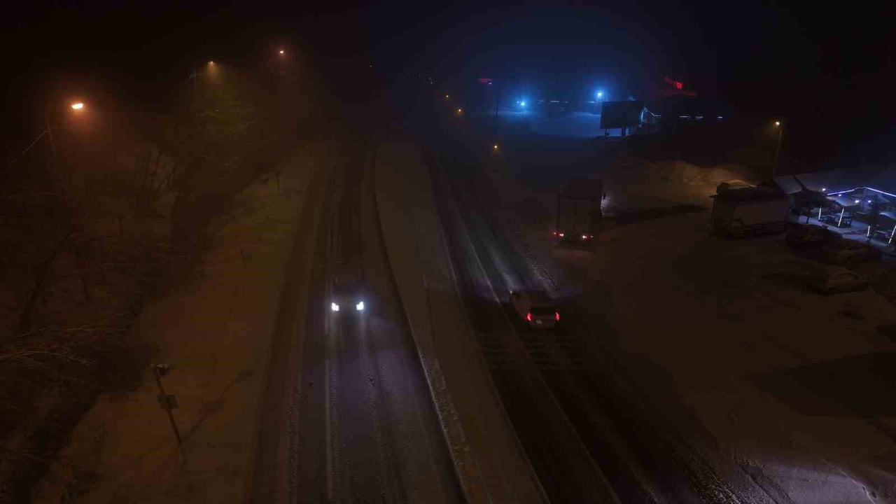 BOLU DAĞI GEÇİŞİNDE BEKLENEN KAR YAĞIŞI ETKİSİNİ GÖSTERMEYE BAŞLADI.  HAVADAN DRONE İLE...