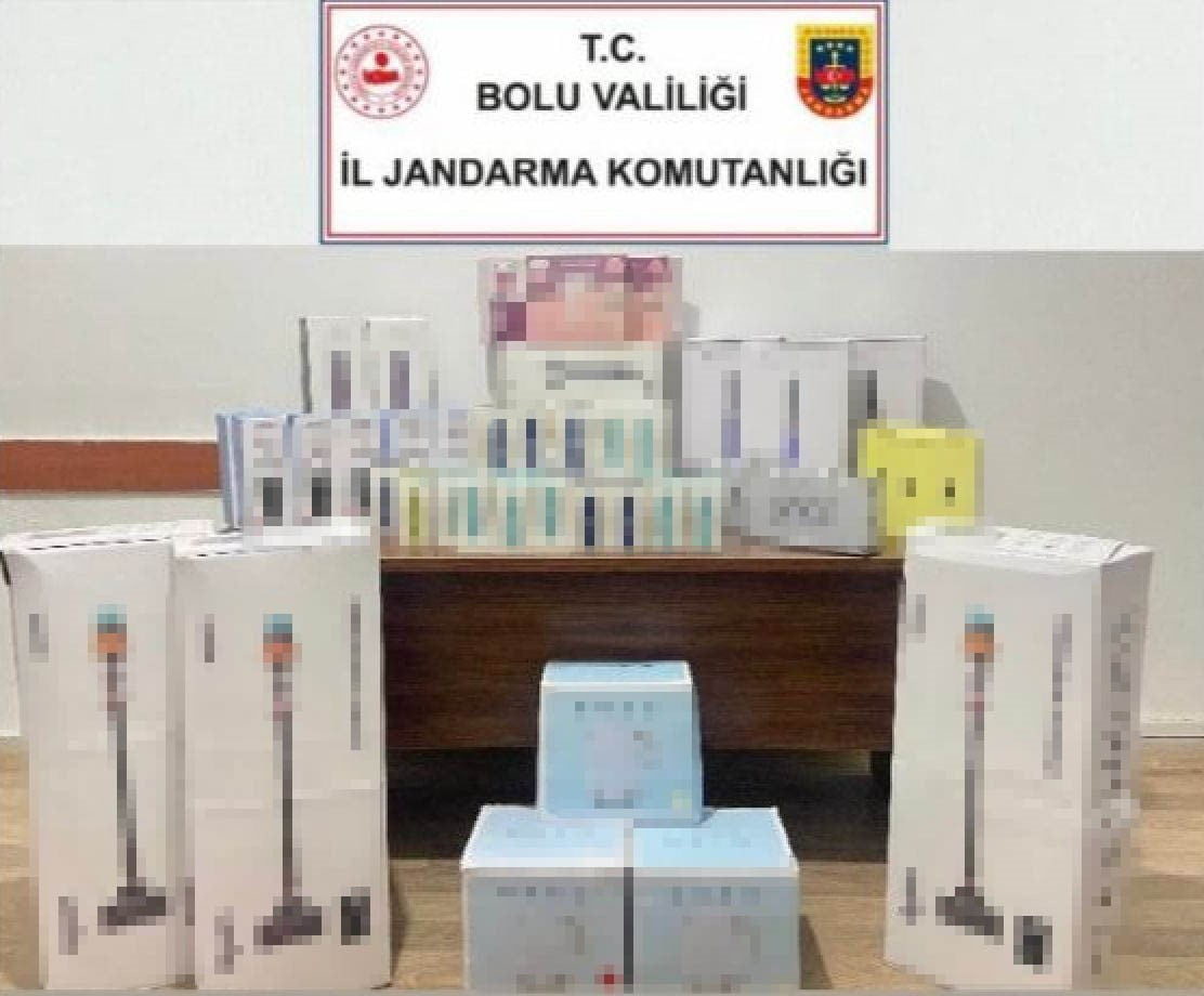 BOLU İL JANDARMA KOMUTANLIĞI EKİPLERİ TARAFINDAN DÜZENLENEN OPERASYONDA, ÇOK SAYIDA KAÇAK ÜRÜN VE...