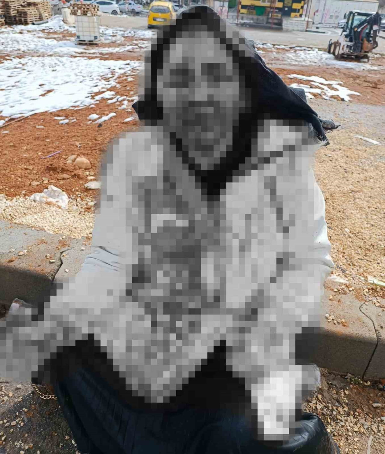 BOŞANMA TALEBİNDEN VE ŞİKAYETİNDEN VAZGEÇMEYEN NAZLI Y., ADLİYE ÖNÜNDE KOCASI FEYZULLAH Y....