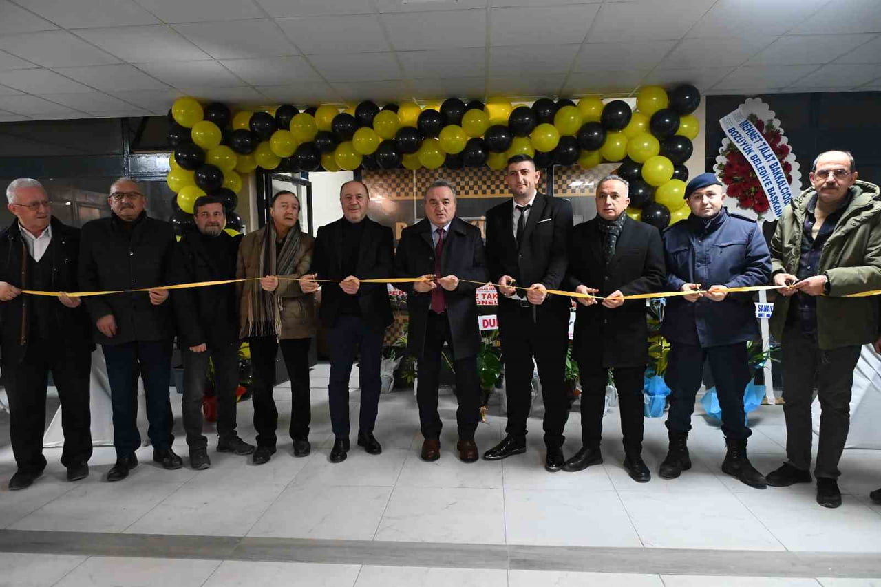 BOZÜYÜK’TE TAKSİCİLER VE TAKSİ DOLMUŞÇULARI DERNEĞİ OFİSİ HİZMETE GİRDİ