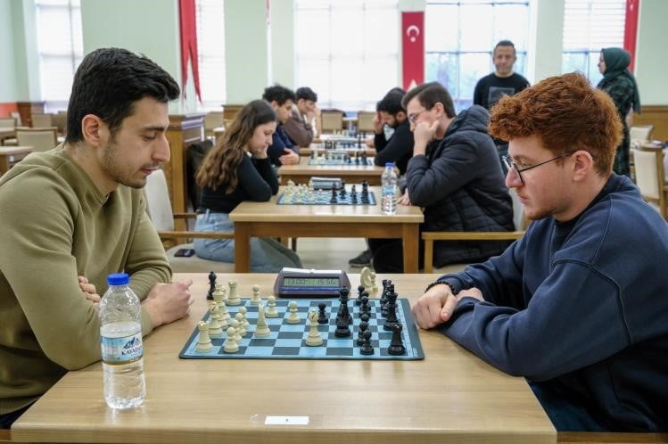 BŞEÜ'DE SATRANÇ ETKİNLİĞİ GERÇEKLEŞTİRİLDİ