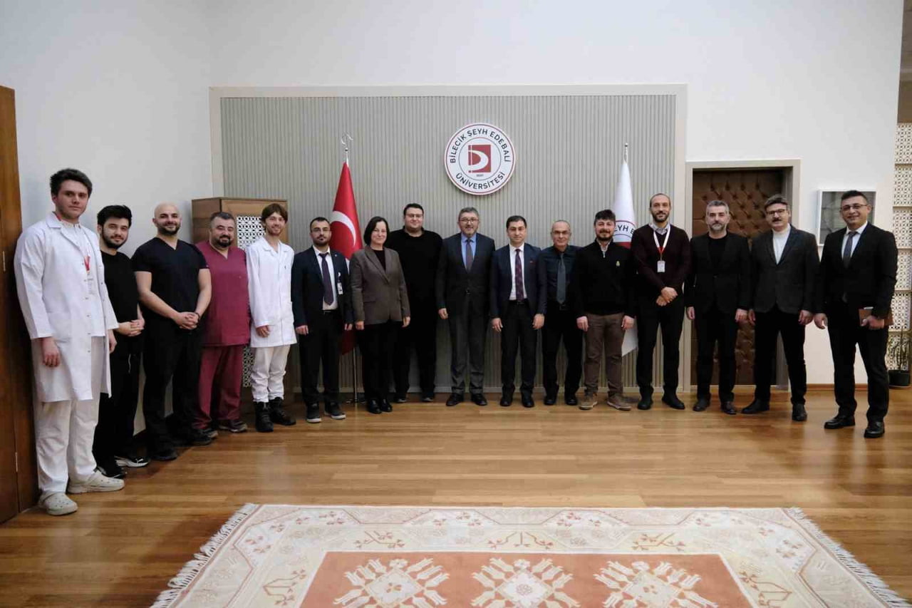 BŞEÜ SAĞLIKTA GÜCÜNÜ ARTIRIYOR: 7 ASİSTAN HEKİM UZMANLIK EĞİTİMİNE ALINDI