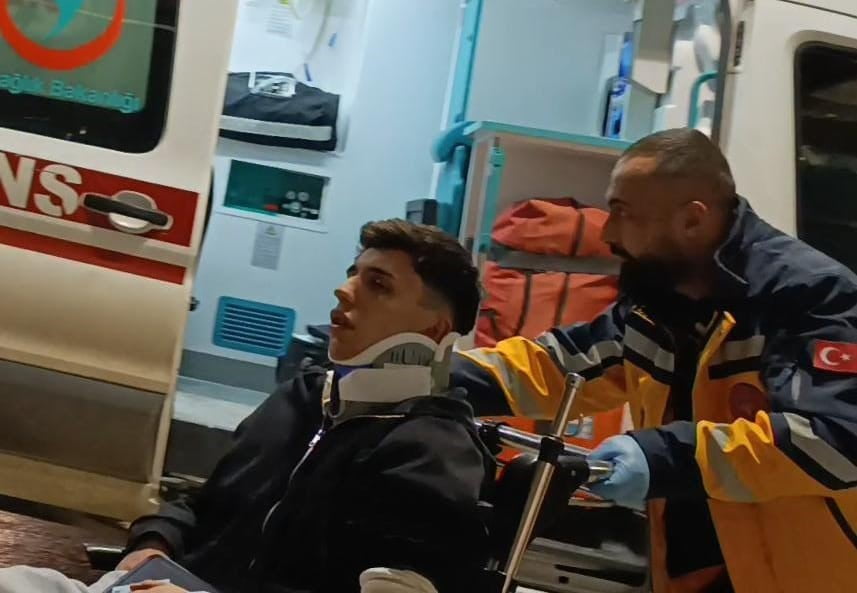 BURSA'NIN İNEGÖL İLÇESİNDE MEYDANA GELEN TEK TARAFLI KAZADA DİREĞE ÇARPAN OTOMOBİLDEKİ 1 KİŞİ...