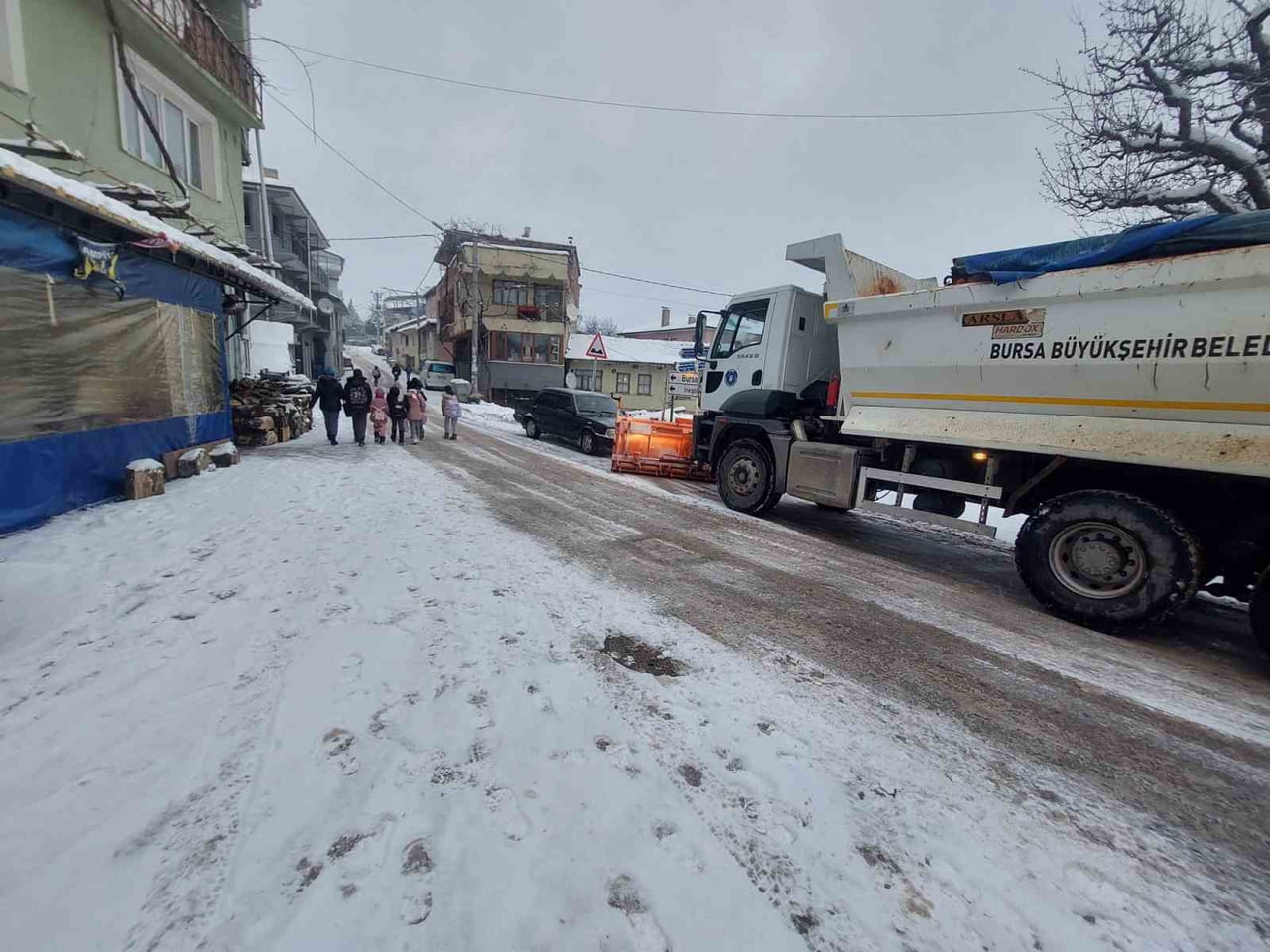BURSA BÜYÜKŞEHİR BELEDİYESİ, KENT GENELİNDE ULAŞIMIN AKSAMAMASI VE KENT YAŞAMININ SAĞLIKLI ŞEKİLDE...