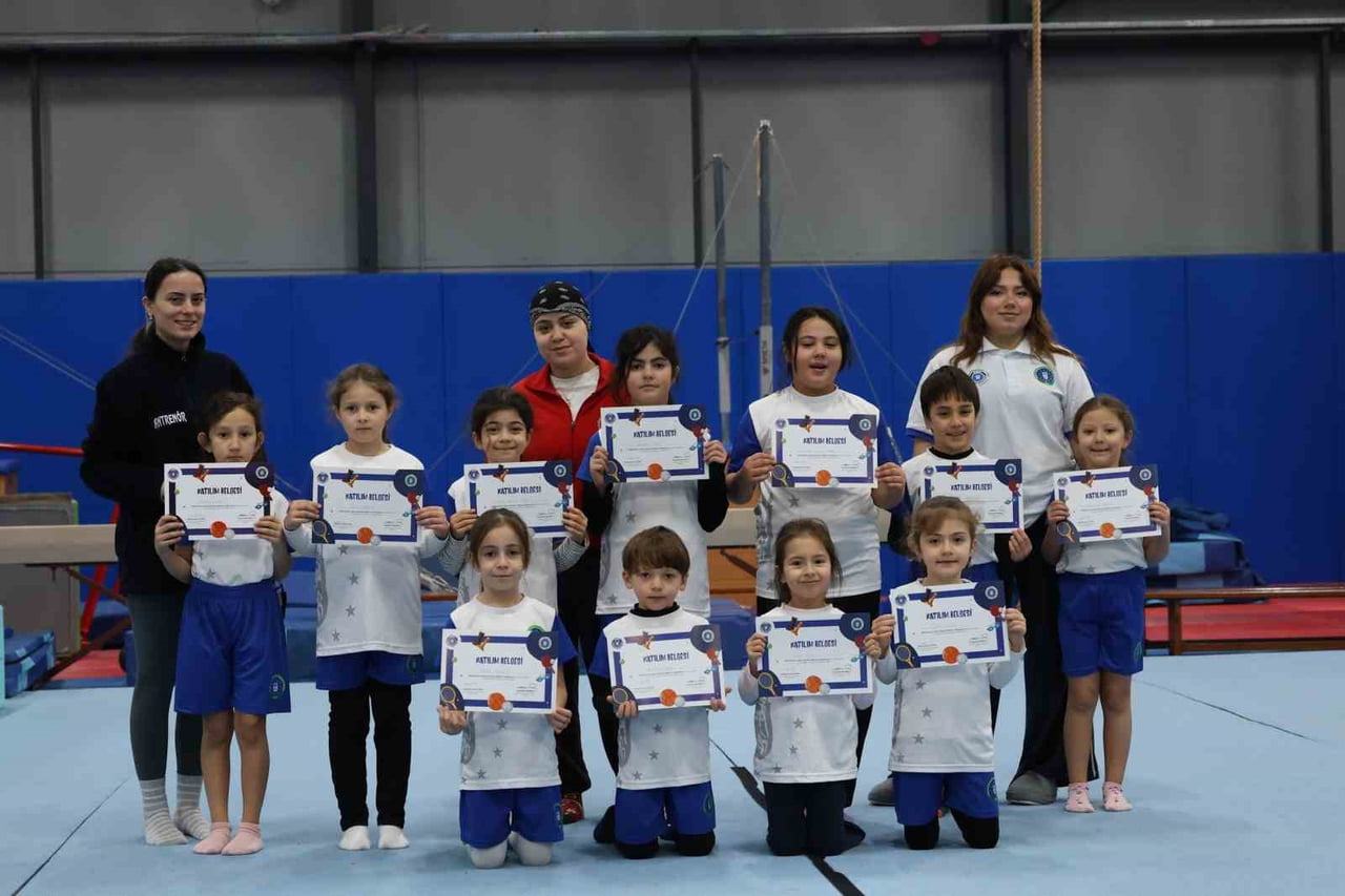 BURSA BÜYÜKŞEHİR BELEDİYESİ TARAFINDAN DÜZENLENEN KIŞ SPOR OKULLARI’NDA DÖRDÜNCÜ DÖNEMİ TAMAMLAYAN...