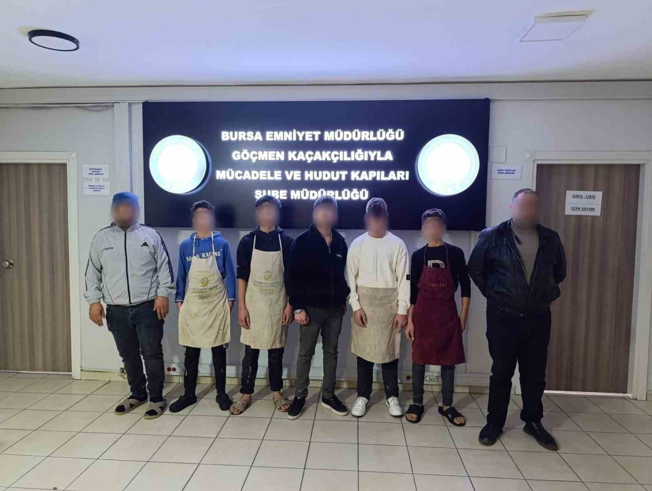 BURSA’DA KAÇAK İŞÇİ OPERASYONU: 5’İ ÇOCUK 5 YABANCI UYRUKLU ŞAHIS YAKALANDI GÖKÇİN...