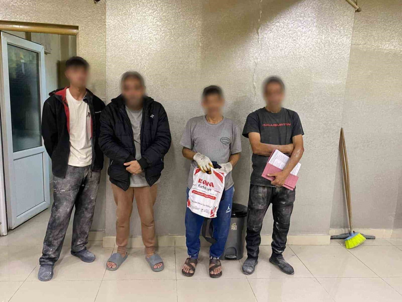 BURSA’DA KAÇAK YABANCI İŞÇİ OPERASYONU: 8 KİŞİ YAKALANDI, 1 ŞÜPHELİ GÖZALTINDA