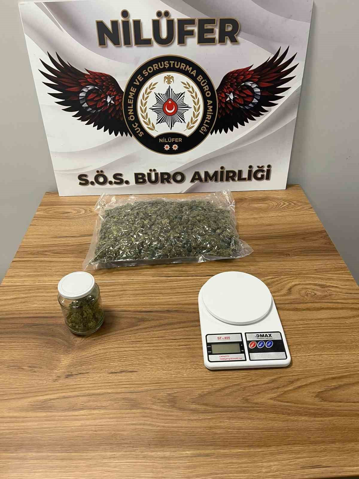 BURSA’DA NİLÜFER İLÇE EMNİYET MÜDÜRLÜĞÜ EKİPLERİNCE GERÇEKLEŞTİRİLEN OPERASYONDA 3 KİLO 562 GRAM...