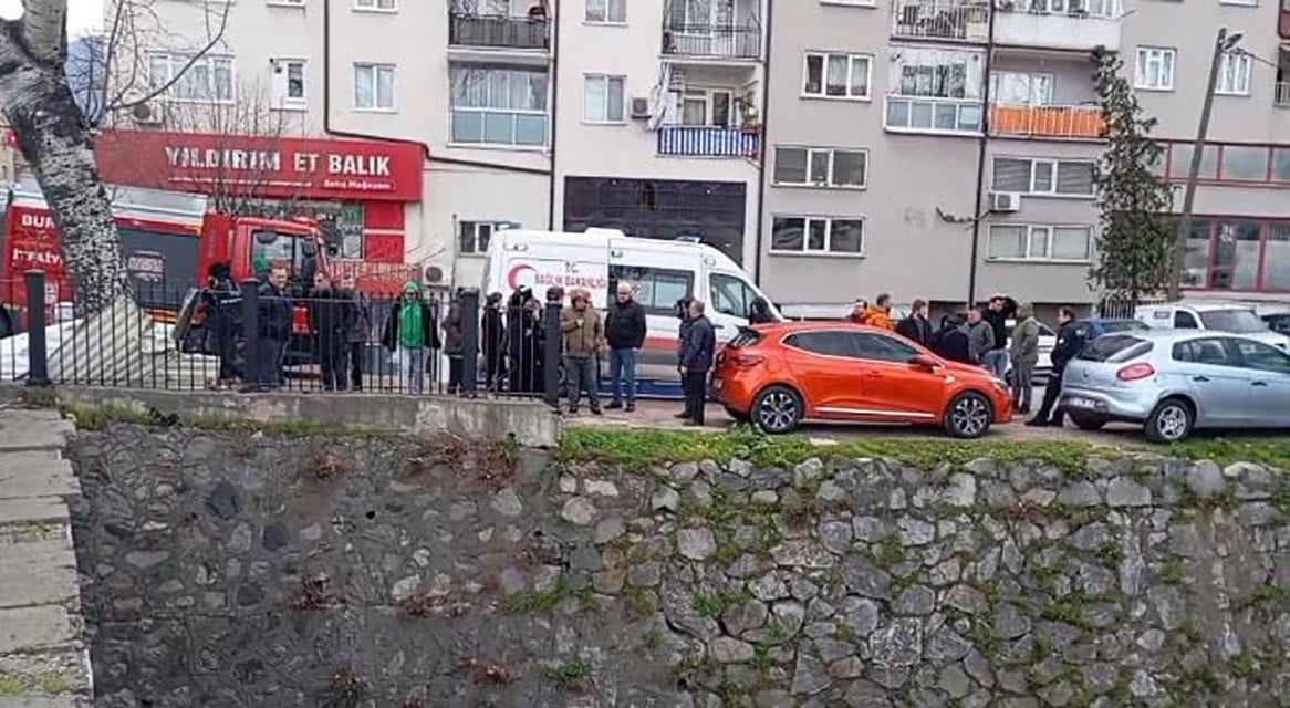 BURSA’DA YILDIRIM İLÇESİNDEKİ GÖKDERE’DE ERKEK CESEDİ BULUNDU.
