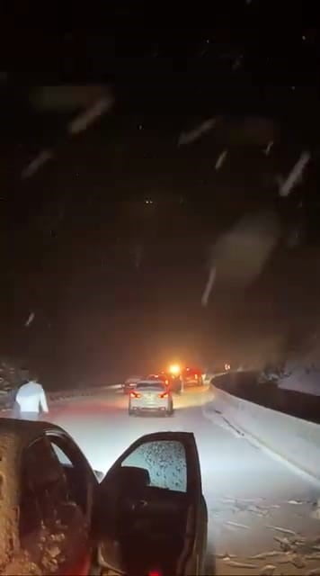 BURSA’NIN İNEGÖL İLÇESİNDE BUGÜN ARALIKLARLA DEVAM EDENKARYAĞIŞI NEDENİYLEOYLATKAPLICALARI YOLU...