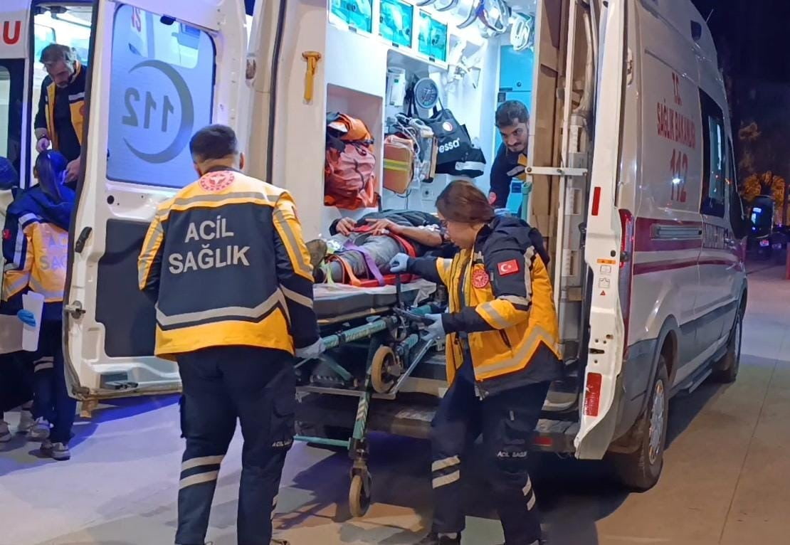 BURSA’NIN İNEGÖL İLÇESİNDE GECE SAATLERİNDE ÇIKAN SİLAHLI KAVGADA 1 KİŞİ YARALANDI.