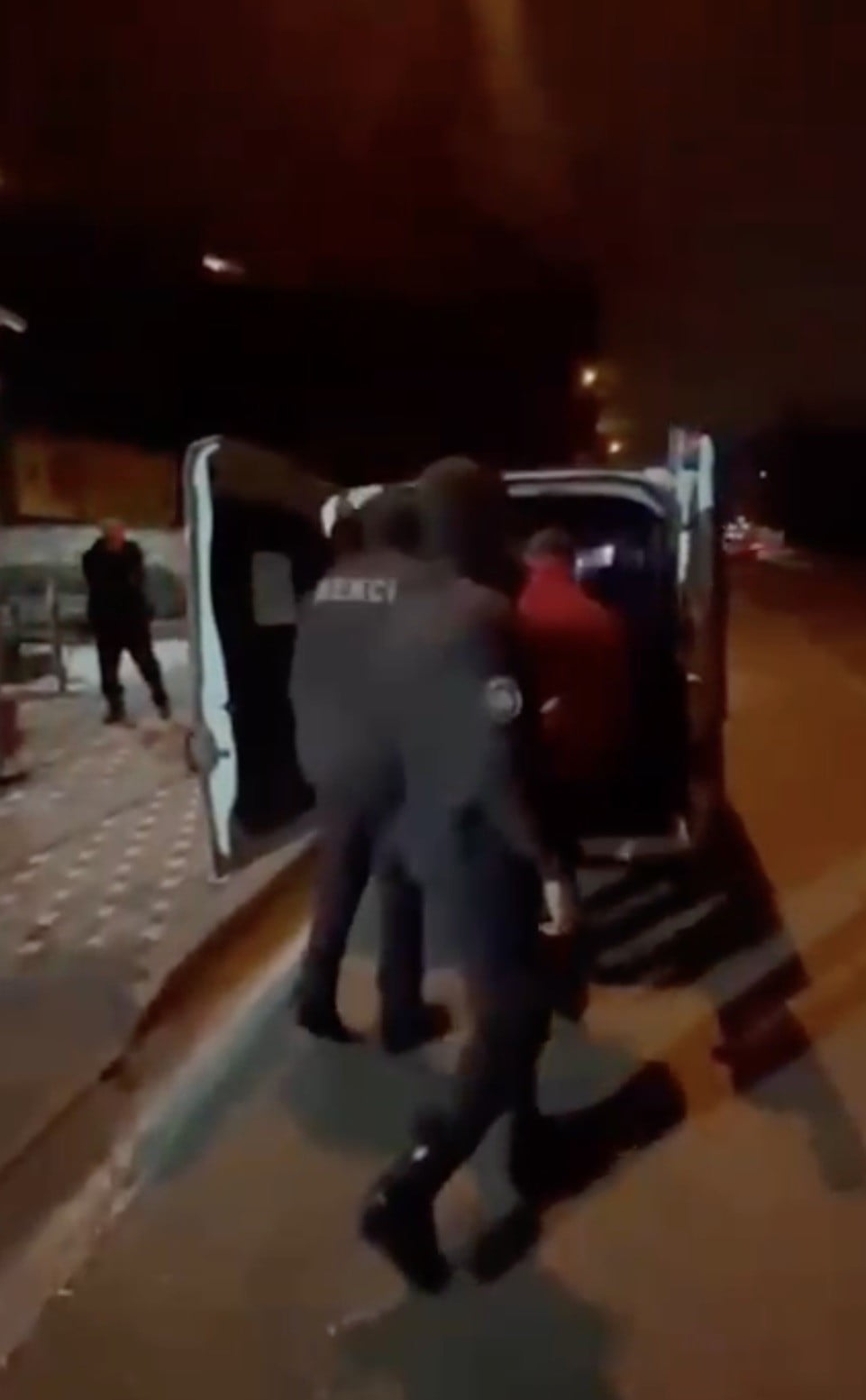 BURSA’NIN OSMANGAZİ İLÇESİNDE EMNİYET EKİPLERİNCE 4 YIL 2 AY, 2 YIL 1 AY VE 4 YIL 8 AY KESİNLEŞMİŞ...