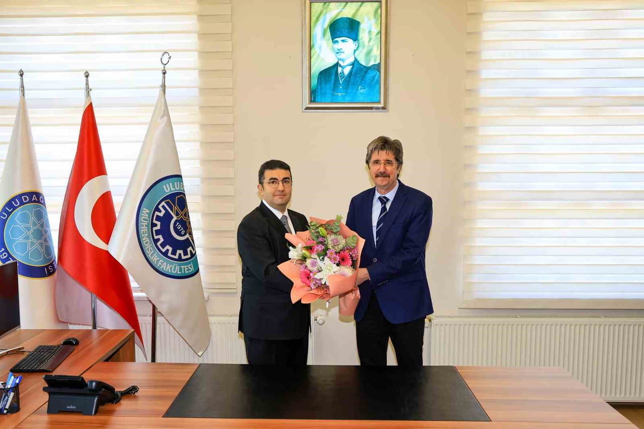 BURSA ULUDAĞ ÜNİVERSİTESİ (BUÜ) MÜHENDİSLİK FAKÜLTESİNDE BAYRAK DEĞİŞİMİ YAŞANDI. ÜNİVERSİTENİN EN...