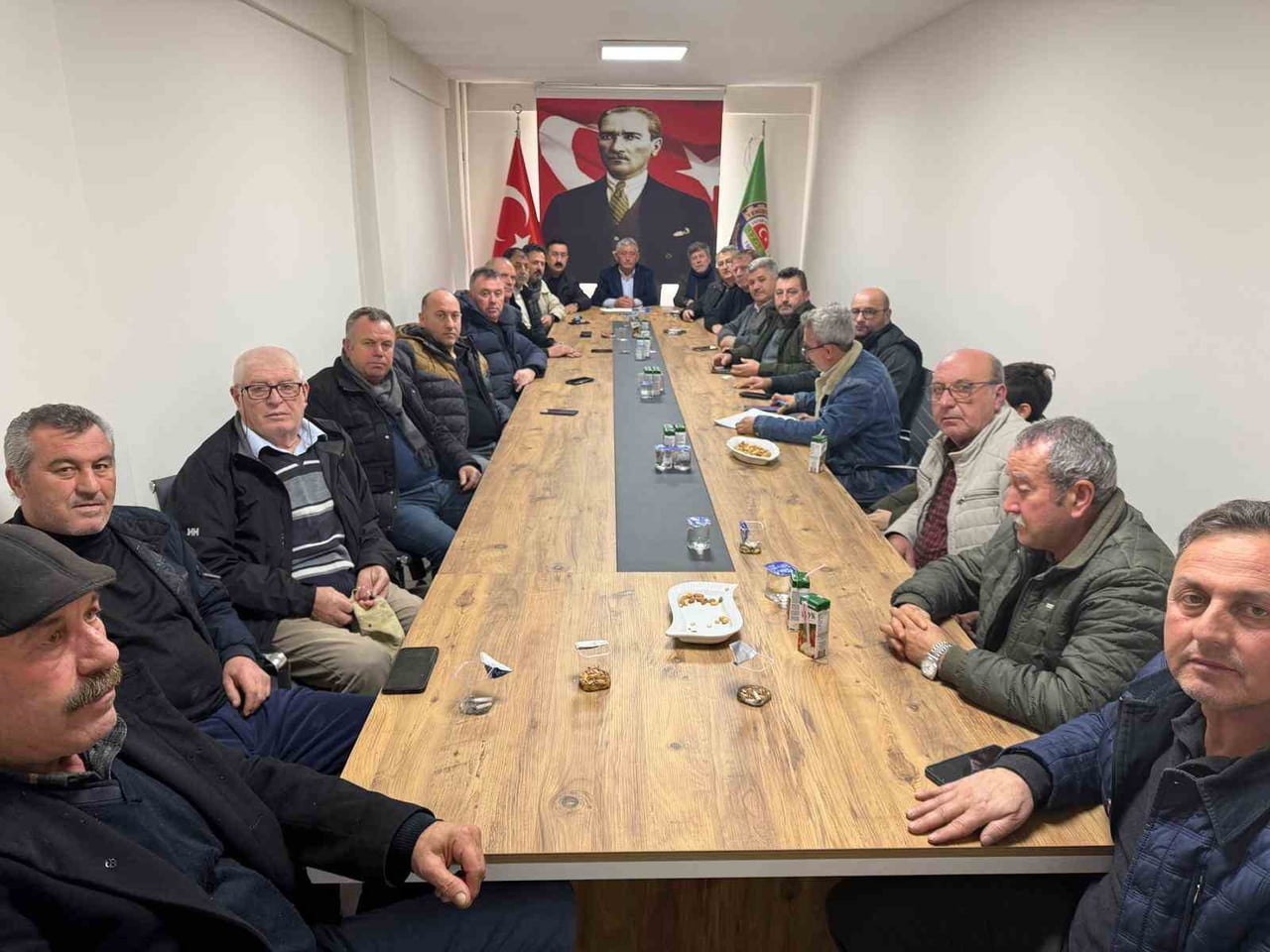 BURSA ZİRAAT ODALARI BAŞKALARI YENİŞEHİR’DE TOPLANDI. BAŞKANLAR  VERGİ BORCI VE SGK BORÇLARINDAN...