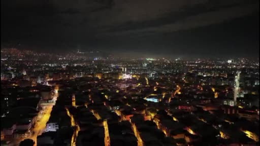 Bursalılar yeni yıla havai fişeklerle girdi