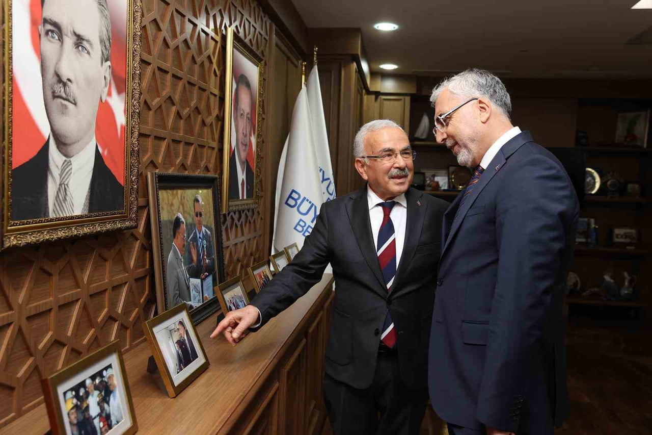 ÇALIŞMA VE SOSYAL GÜVENLİK BAKANI PROF. DR. VEDAT IŞIKHAN ORDU BÜYÜKŞEHİR BELEDİYESİNİ ZİYARET...