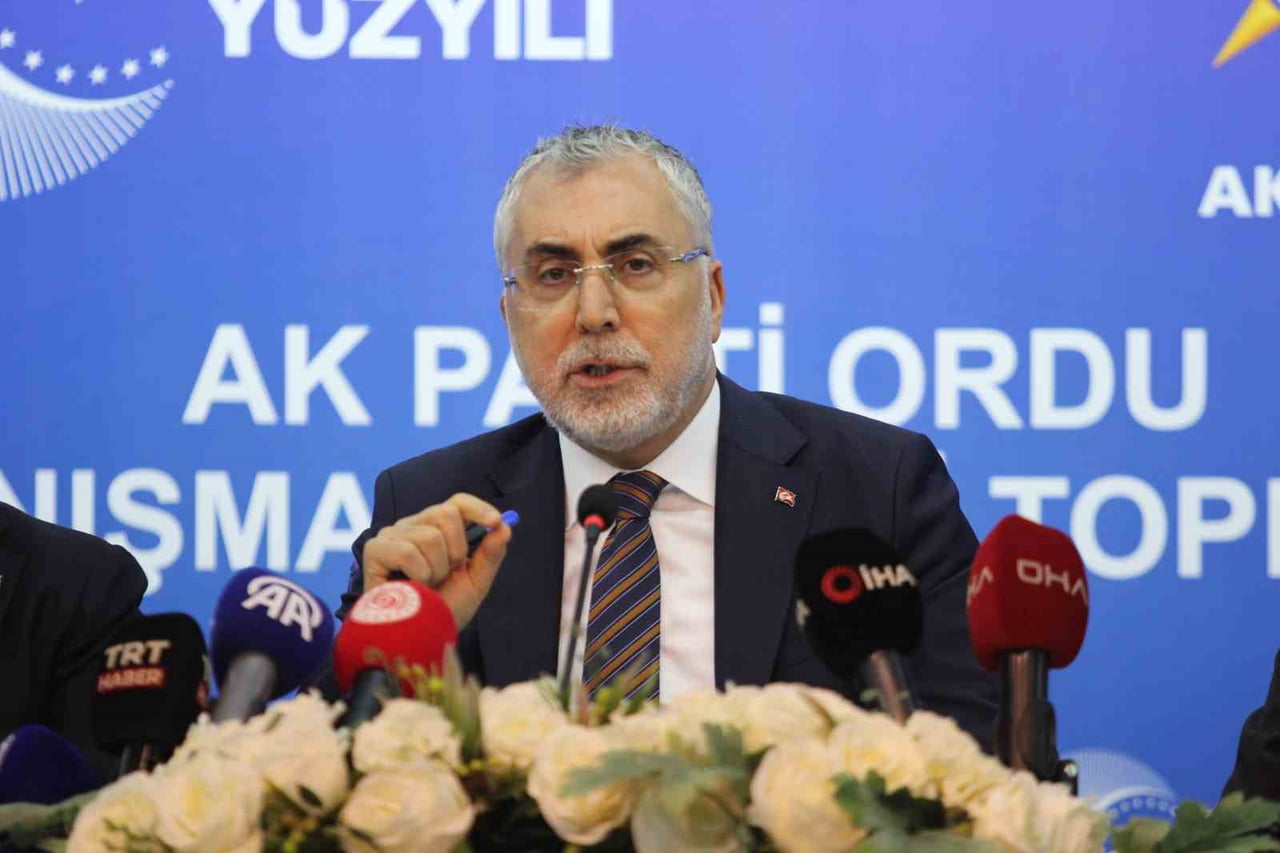 ÇALIŞMA VE SOSYAL GÜVENLİK BAKANI VEDAT IŞIKHAN, TÜİK TARAFINDAN AÇIKLANAN 2025 ARALIK AYI İŞGÜCÜ...