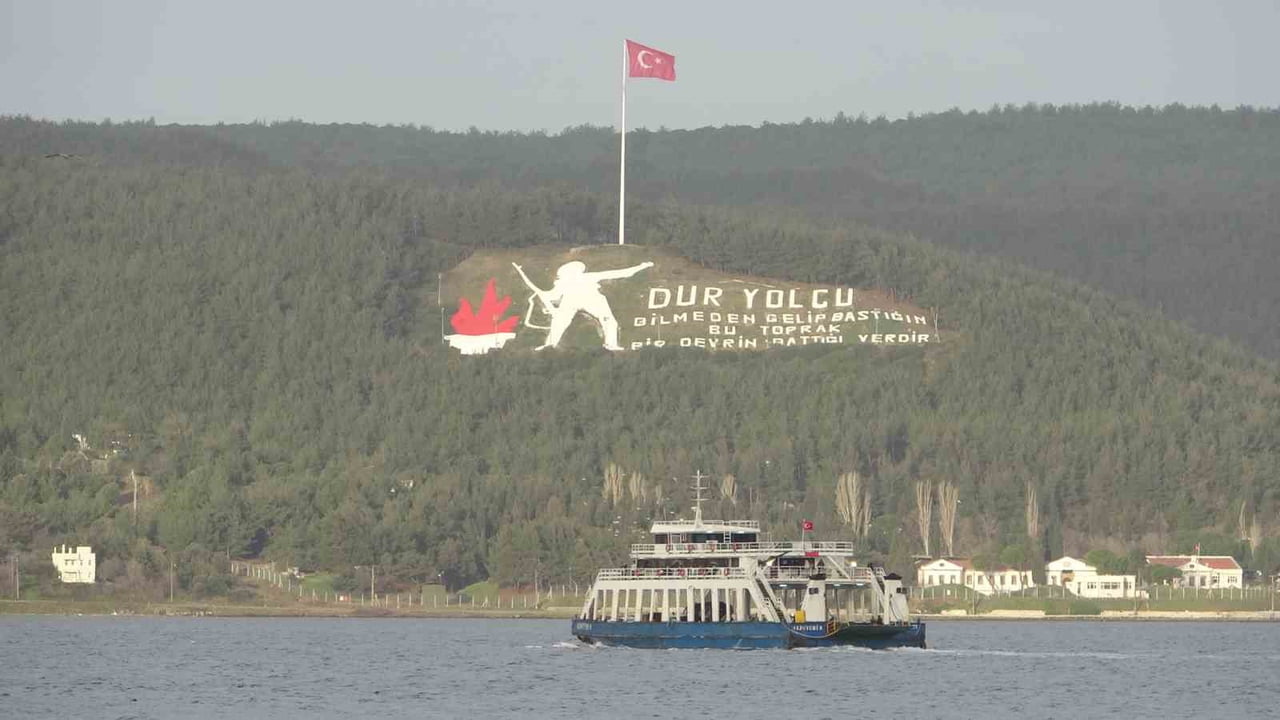 ÇANAKKALE'NİN KUZEY EGE DENİZİ'NDEKİ BOZCAADA İLÇESİNDE BUGÜN YAPILMASI PLANLANAN TÜM FERİBOT...