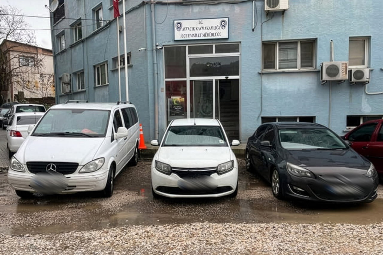 ÇANAKKALE’DE GÖÇMEN KAÇAKÇILIĞIYLA MÜCADELE VE HUDUT KAPILARI ŞUBE MÜDÜRLÜĞÜ EKİPLERİNCE...